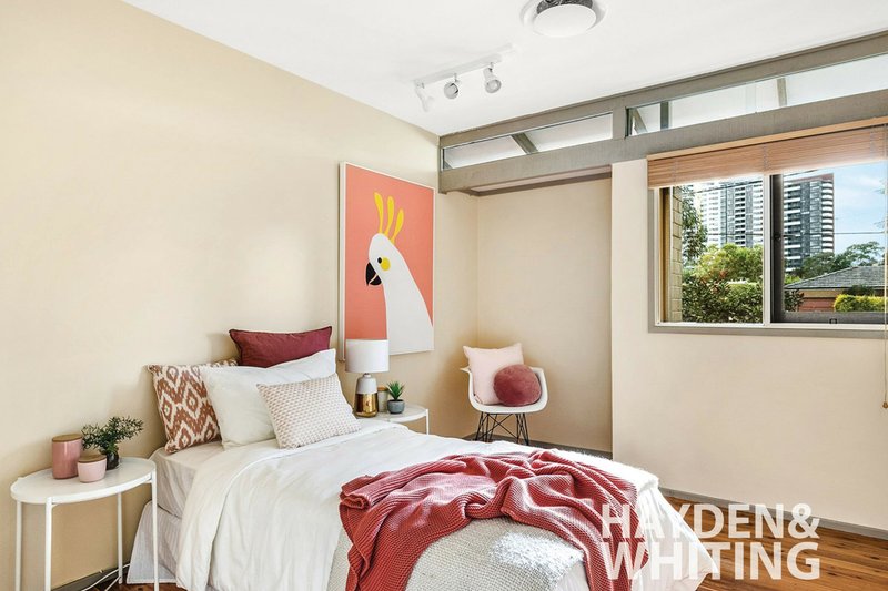 Photo - 4 Barrawarn Place, Castle Hill NSW 2154 - Image 8