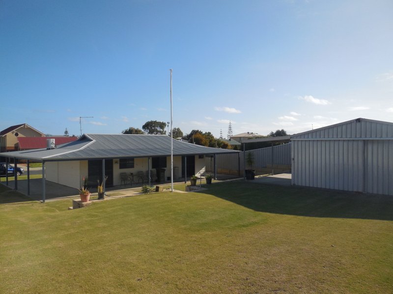 Photo - 4 Barrett - Lennard Drive, Ledge Point WA 6043 - Image 3