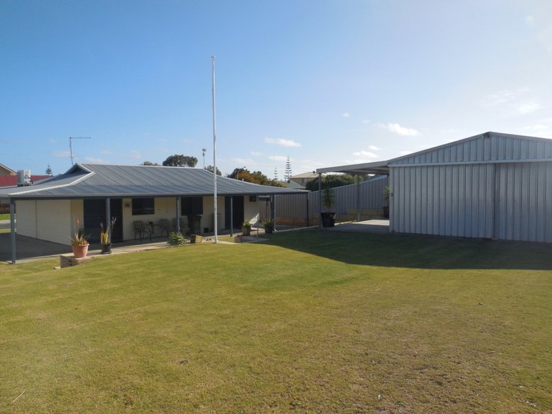 Photo - 4 Barrett - Lennard Drive, Ledge Point WA 6043 - Image 12