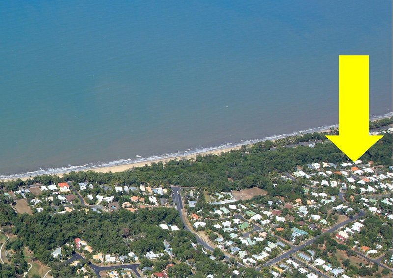 Photo - 4 Barrier Cl , Clifton Beach QLD 4879 - Image 2