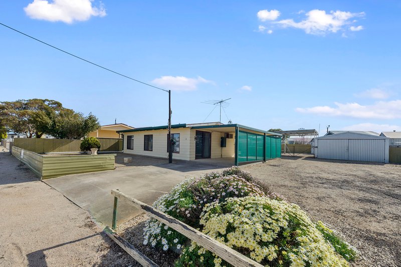 4 Barton Road, Tiddy Widdy Beach SA 5571