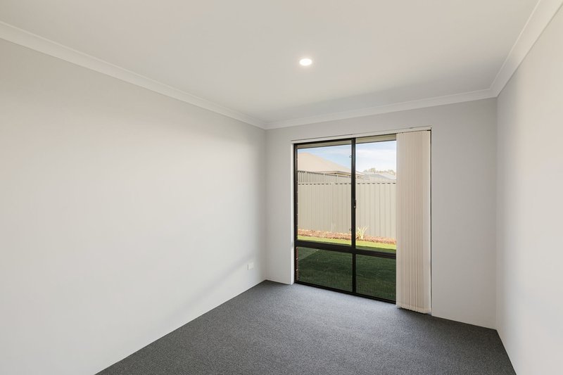 Photo - 4 Bathurst Street, Byford WA 6122 - Image 11