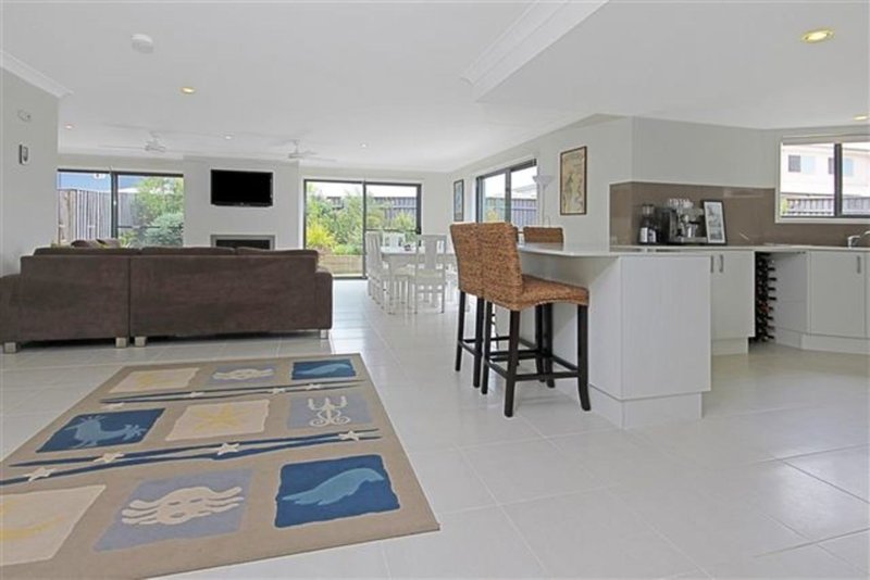 Photo - 4 Beachside Boulevard, Tomakin NSW 2537 - Image 6