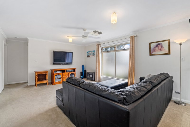 Photo - 4 Beagle Street, Flagstaff Hill SA 5159 - Image 11