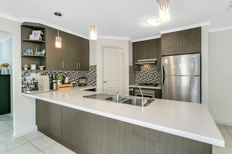 Photo - 4 Beaverdale Avenue, Windsor Gardens SA 5087 - Image 3