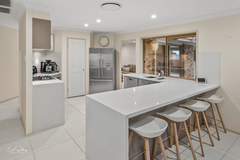 Photo - 4 Bedarra Court, Eight Mile Plains QLD 4113 - Image 5