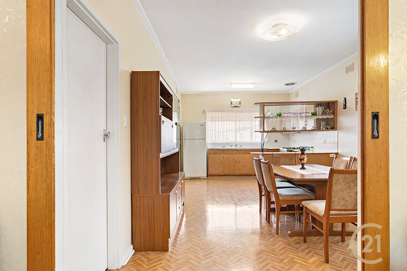 Photo - 4 Bedford Street, Largs Bay SA 5016 - Image 4