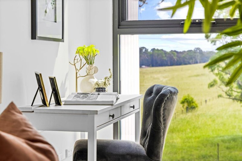 Photo - 4 BEDROOMS Huge Townhouses ( Open To Inspect ) , Box Hill NSW 2765 - Image 16