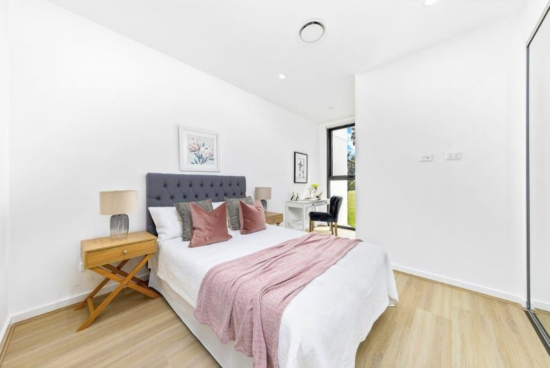 Photo - 4 BEDROOMS Huge Townhouses ( Open To Inspect ) , Box Hill NSW 2765 - Image 21