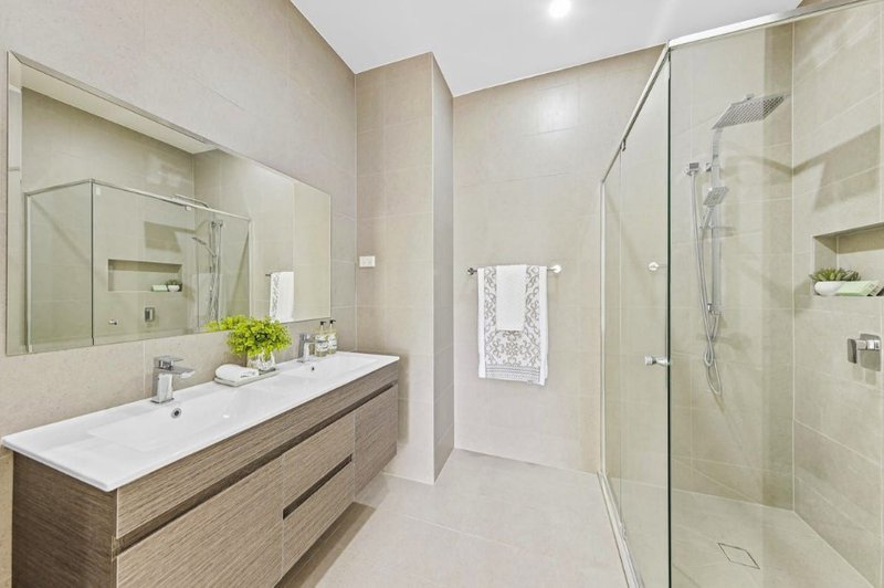 Photo - 4 BEDROOMS Huge Townhouses ( Open To Inspect ) , Box Hill NSW 2765 - Image 22