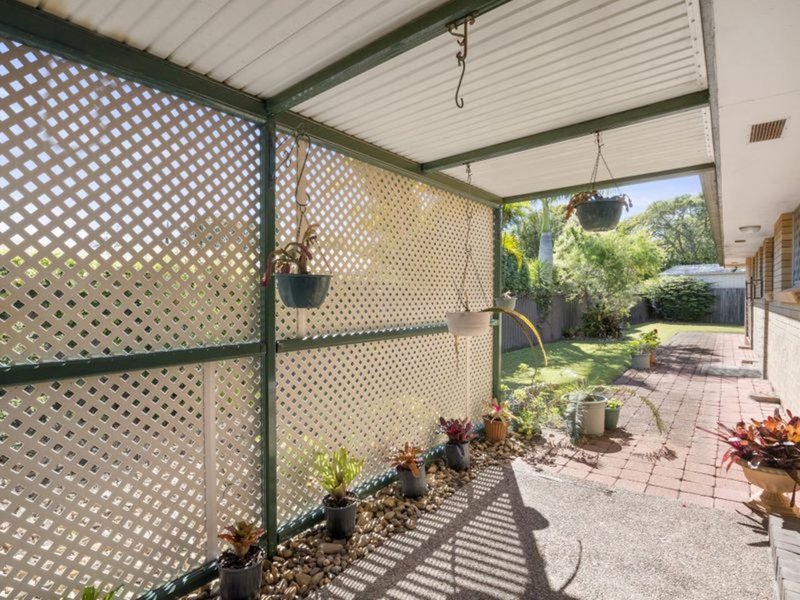 Photo - 4 Beech Court, Elanora QLD 4221 - Image 4