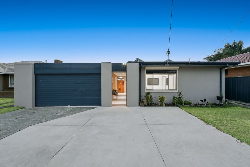 Photo - 4 Bellarine Court, Keysborough VIC 3173 - Image 10