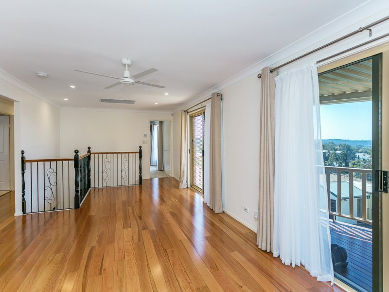 Photo - 4 Bellavista Close, Highland Park QLD 4211 - Image 18