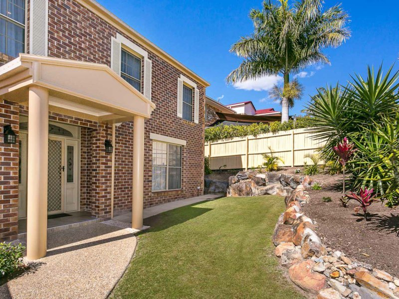 Photo - 4 Bellavista Close, Highland Park QLD 4211 - Image 24