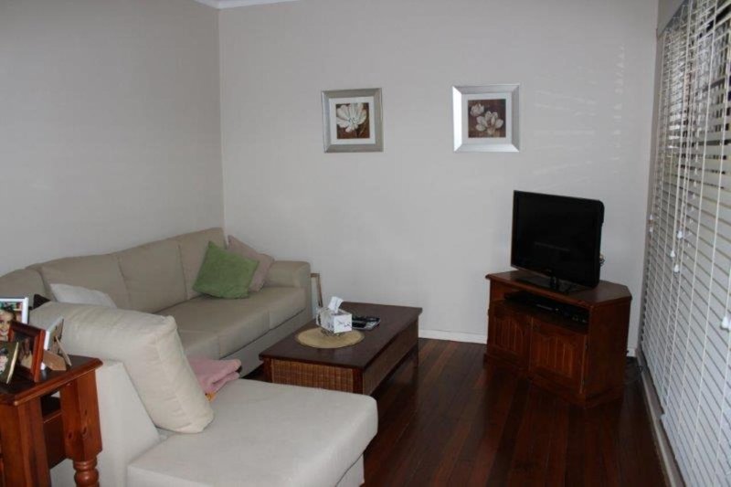 Photo - 4 Bellevue Avenue, Lismore Heights NSW 2480 - Image 3