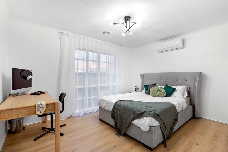 Photo - 4 Bellevue Drive, Keilor Downs VIC 3038 - Image 10