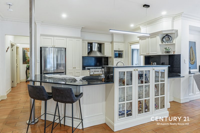 Photo - 4 Ben Place, Beaumont Hills NSW 2155 - Image 4