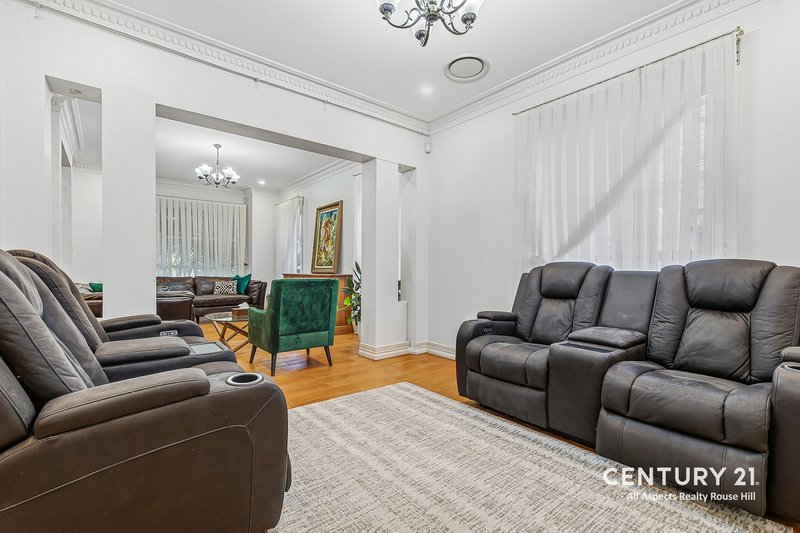 Photo - 4 Ben Place, Beaumont Hills NSW 2155 - Image 8