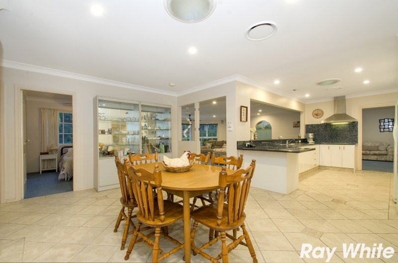 Photo - 4 Bendtree Way, Castle Hill NSW 2154 - Image 5