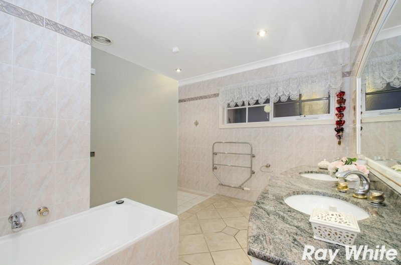 Photo - 4 Bendtree Way, Castle Hill NSW 2154 - Image 14