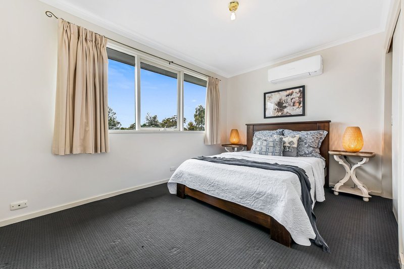 Photo - 4 Benelong Crescent, Seaford VIC 3198 - Image 14