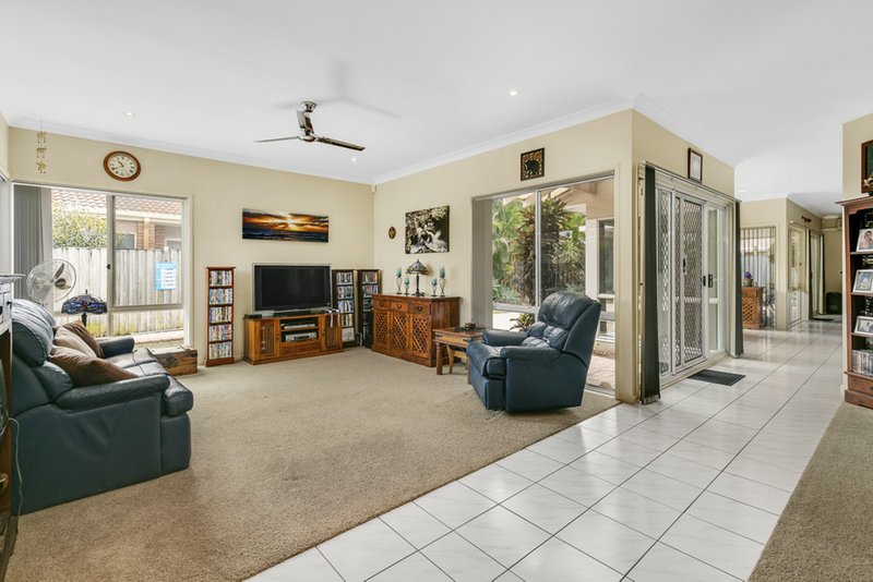 Photo - 4 Bentleigh Court, Robina QLD 4226 - Image 6