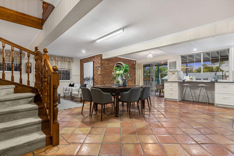 Photo - 4 Beresford Terrace, Coorparoo QLD 4151 - Image 4