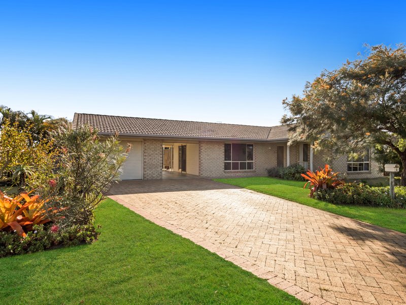 Photo - 4 Berna Court, Point Vernon QLD 4655 - Image 2