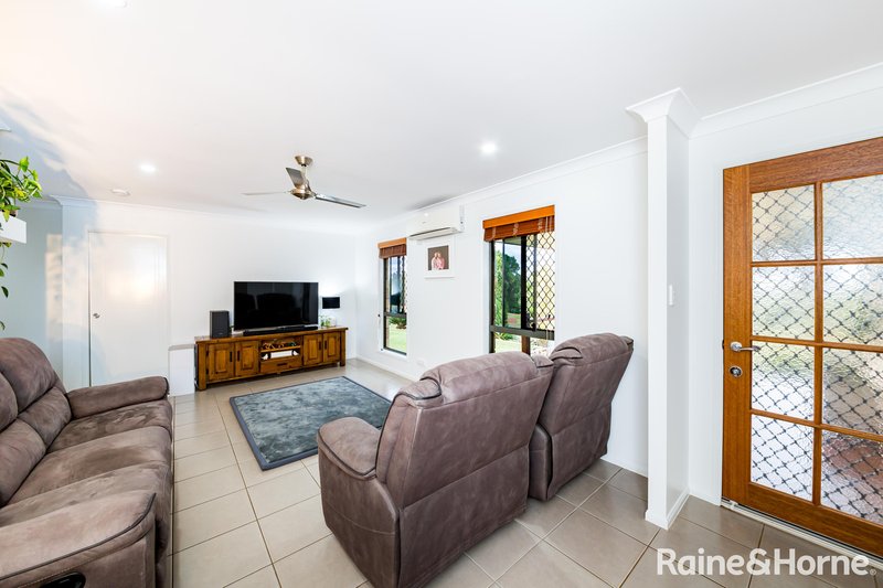 Photo - 4 Bernard Crescent, Kingaroy QLD 4610 - Image 6