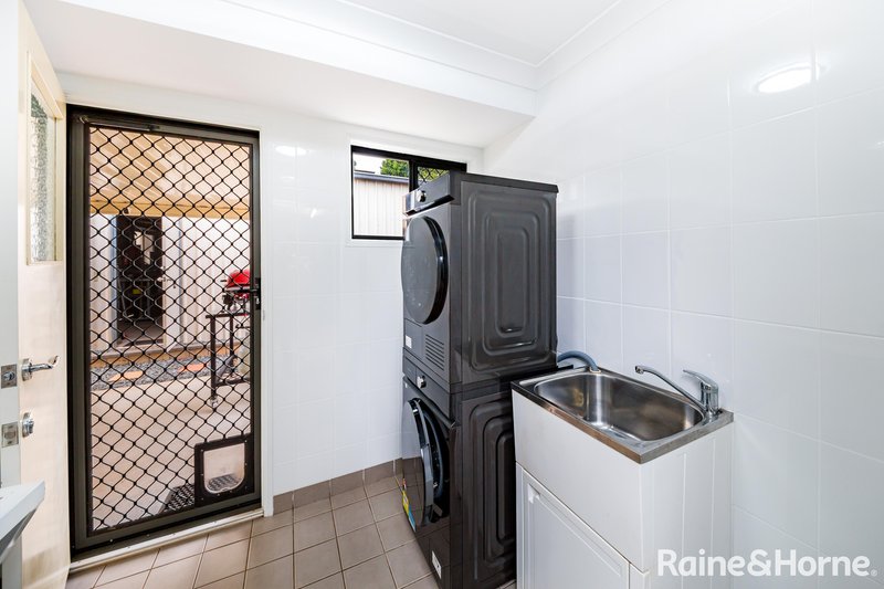 Photo - 4 Bernard Crescent, Kingaroy QLD 4610 - Image 14
