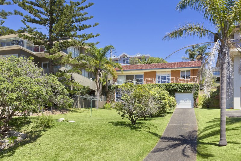 Photo - 4 Beverley Place, Curl Curl NSW 2096 - Image 5