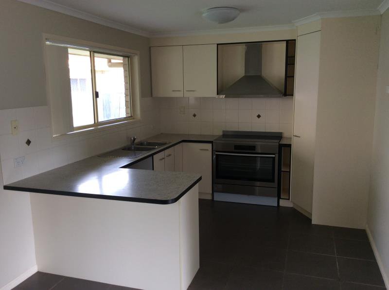 Photo - 4 Bianca Court, Torquay QLD 4655 - Image 2