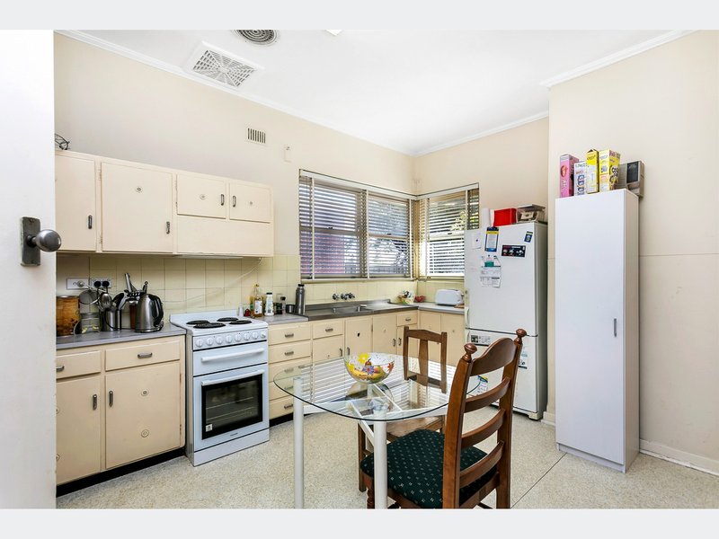 Photo - 4 Bideford Avenue, Clarence Gardens SA 5039 - Image 2