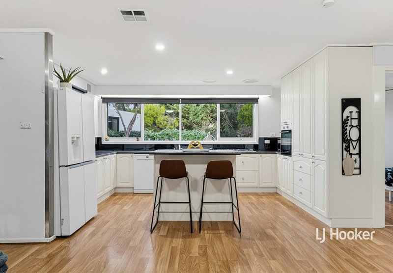 Photo - 4 Bidstrup Avenue, Broadford VIC 3658 - Image 5