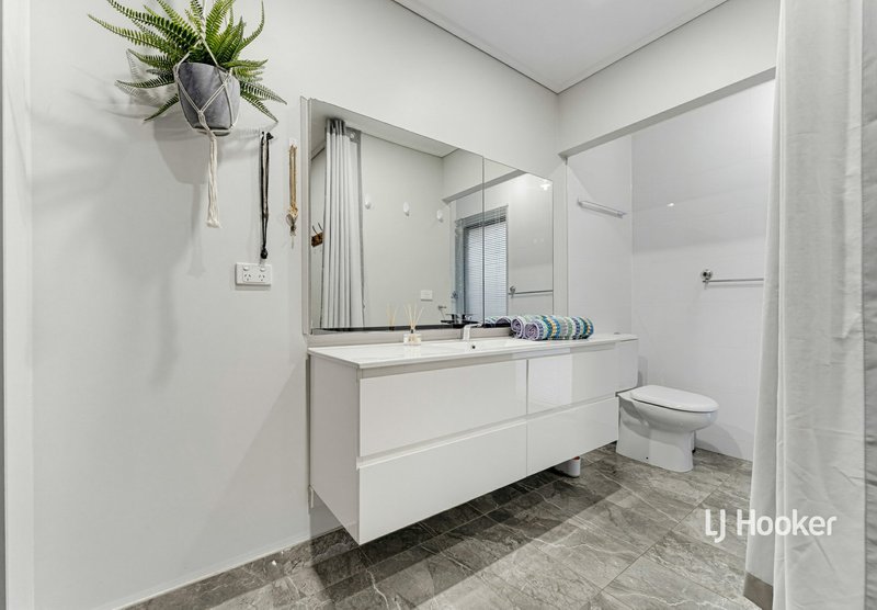 Photo - 4 Bidstrup Avenue, Broadford VIC 3658 - Image 9
