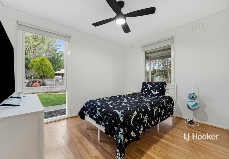 Photo - 4 Bidstrup Avenue, Broadford VIC 3658 - Image 11