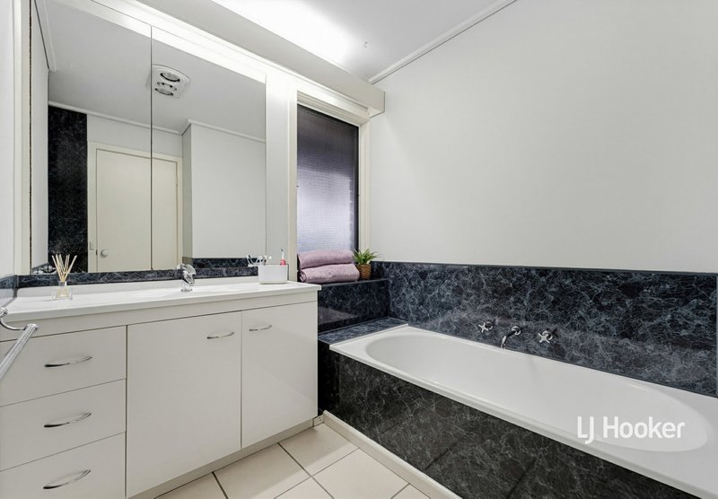 Photo - 4 Bidstrup Avenue, Broadford VIC 3658 - Image 12