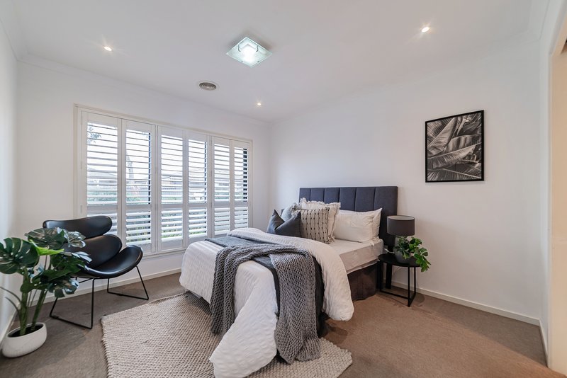 Photo - 4 Biltmore Crescent, Roxburgh Park VIC 3064 - Image 3