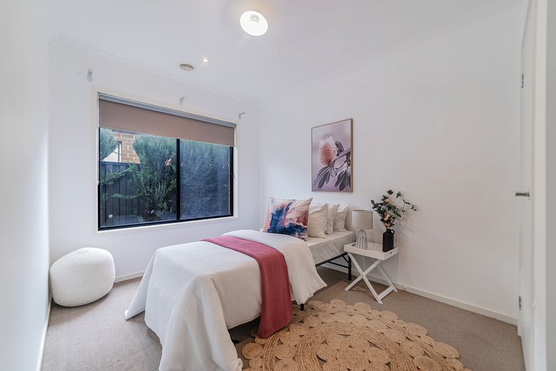 Photo - 4 Biltmore Crescent, Roxburgh Park VIC 3064 - Image 6