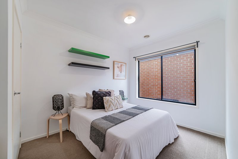 Photo - 4 Biltmore Crescent, Roxburgh Park VIC 3064 - Image 8