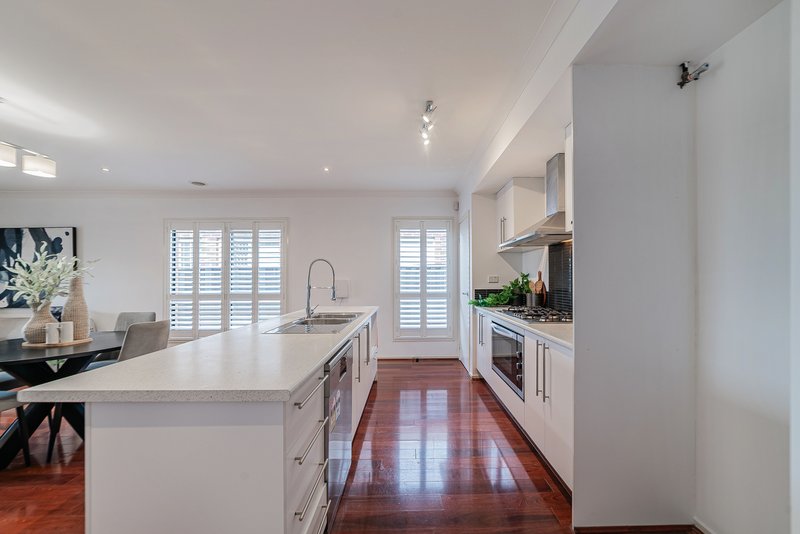 Photo - 4 Biltmore Crescent, Roxburgh Park VIC 3064 - Image 16