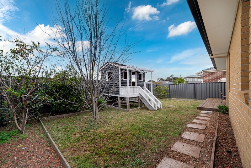 Photo - 4 Biltmore Crescent, Roxburgh Park VIC 3064 - Image 27