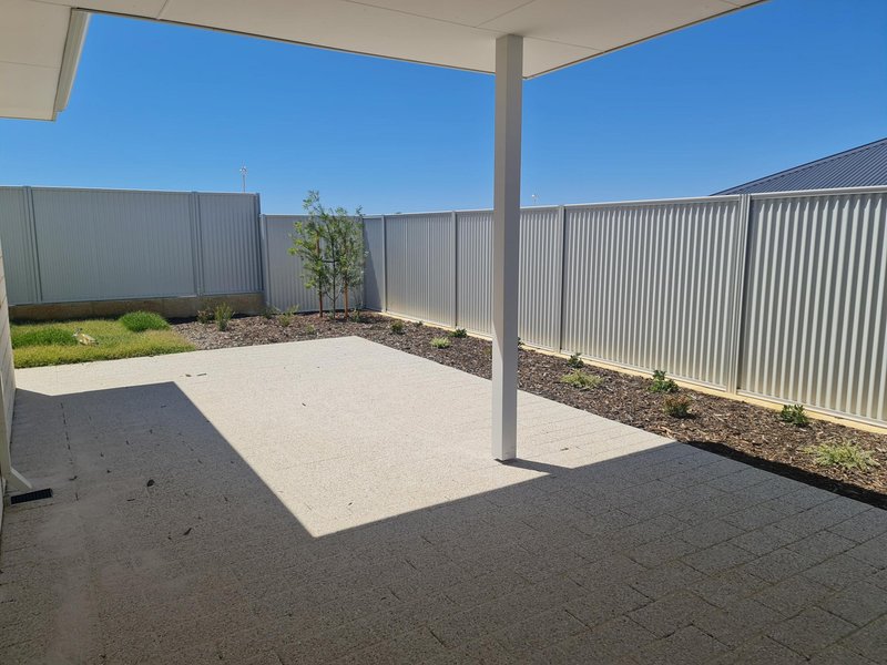 Photo - 4 Binningup Terrace, Eglinton WA 6034 - Image 18