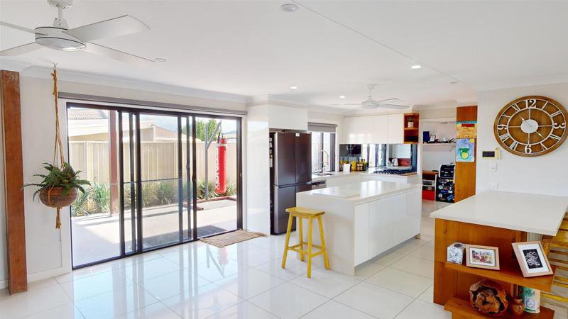 Photo - 4 Birch Court, Palm Beach QLD 4221 - Image 10