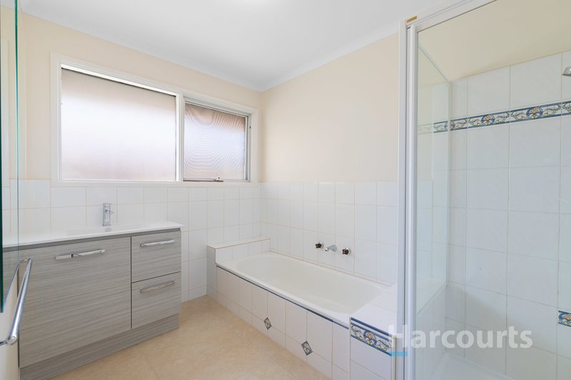 Photo - 4 Birchfield Crescent, Wantirna VIC 3152 - Image 4