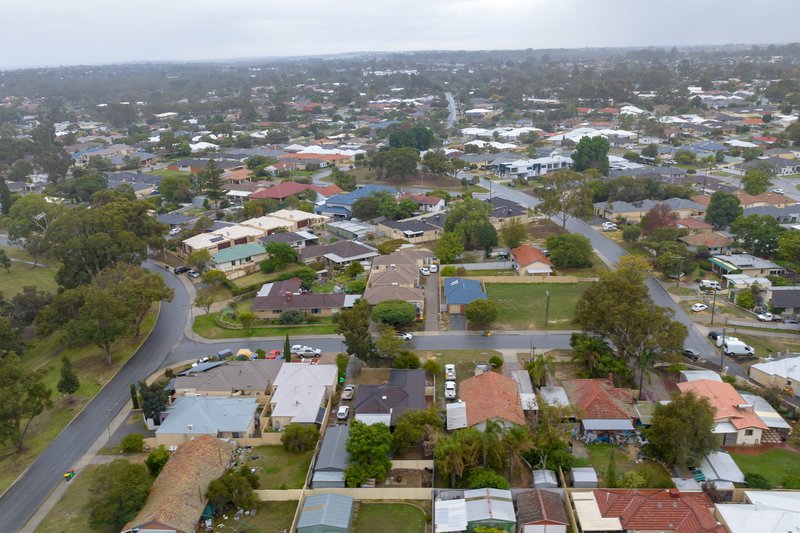 Photo - 4 Birchley Crescent, Balga WA 6061 - Image 9