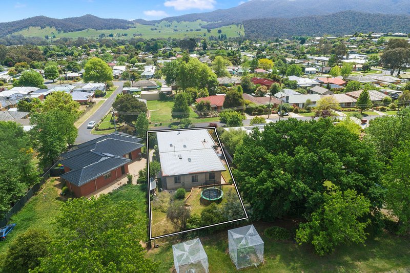 Photo - 4 Bird Avenue, Myrtleford VIC 3737 - Image 17