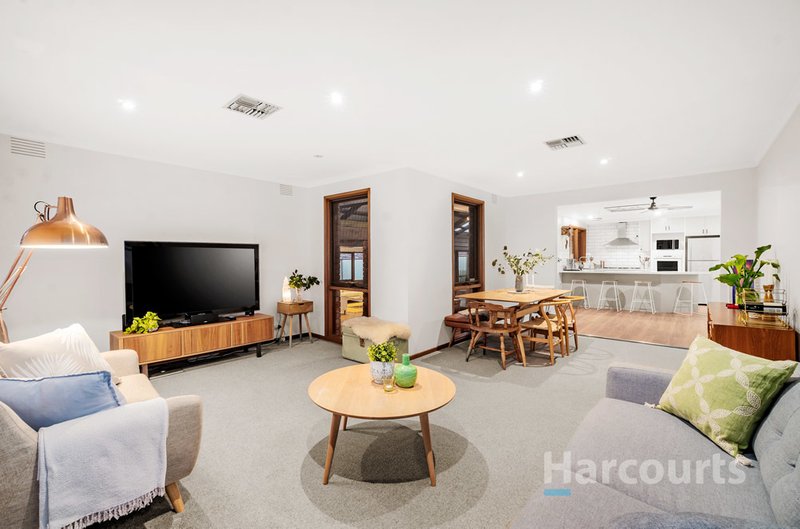 Photo - 4 Birkdale Close, Wantirna VIC 3152 - Image 5