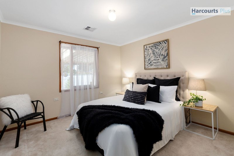 Photo - 4 Birubi Way, Morphett Vale SA 5162 - Image 8