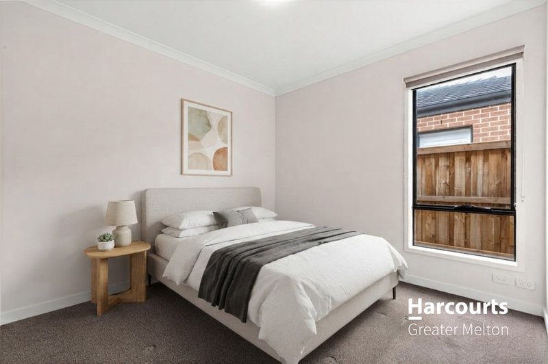 Photo - 4 Bishopgate Boulevard, Bonnie Brook VIC 3335 - Image 10
